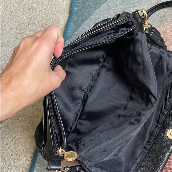 Stone Mountain Elegant Black Leather Shoulder Bag - Picture 7 of 9